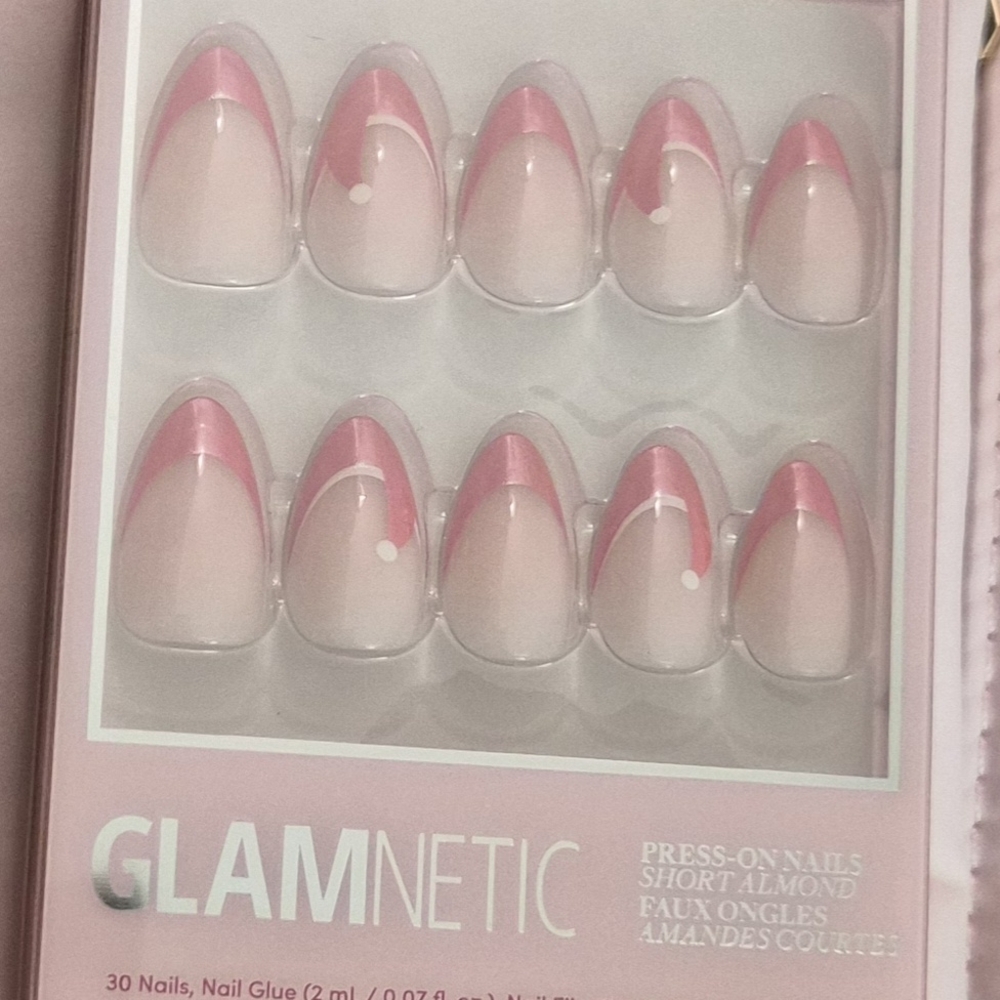 Glamnetic Mrs.Claus Almond Press-On Nails